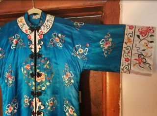 1970S CHINESE EMBROIDERED SHORT ROBE 2