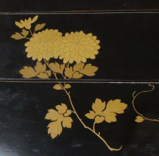 G467: Japanese tier of really old lacquered boxes JUBAKO with flower MAKIE 4