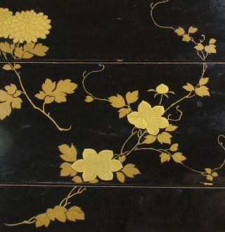 G467: Japanese tier of really old lacquered boxes JUBAKO with flower MAKIE 5