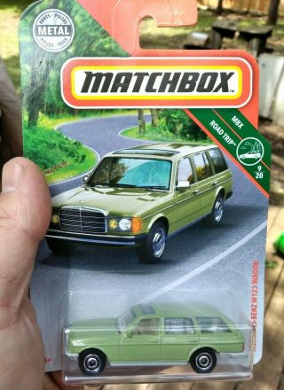 Matchbox 2019 Road Trip Mercedes - Benz W123 Wagon 1/64 Green Diecast