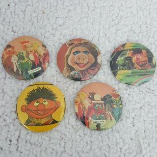 Muppets Button Set Of 5 Pin Back Ernie Miss Piggy Kermit Fozzy 2.  25 " Diameter