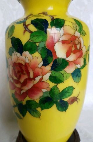 19th Century Japanese Cloisonné SATO ROSES YELLOW GINBARI Vase w/ Wood Stand 4
