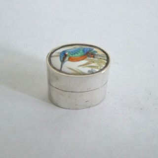 VINTAGE SOLID SILVER PILL BOX DECORATED ENAMELLED PAINTED KINGFISHER HM 1995 3