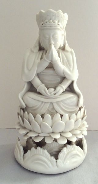 Antique Chinese Guanyin Blanc De Chine Porcelain Figurine
