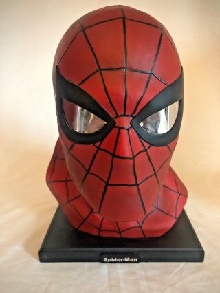 Dynamic Forces Marvel Spiderman Life - Size Bust Statue By Alex Ross