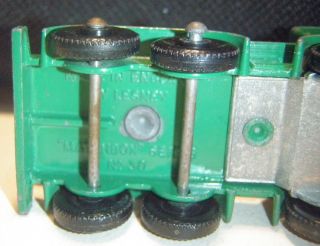 MATCHBOX SERIES NO 30 8 WHEEL CRANE VINTAGE MADE IN ENGLAND BY LESNEY 2