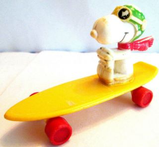 Vintage Snoopy On Skateboard As The Flying Ace 1965 1966 Toy United Feature Syn.