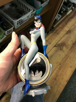 Batman The Animated Series Batgirl On Batsignal Statue DC Direct TAS Bruce Timm 6