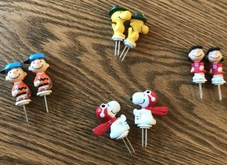 Snoopy And The Peanuts Gang Woodstock Corn Holders Set Of 8 1972