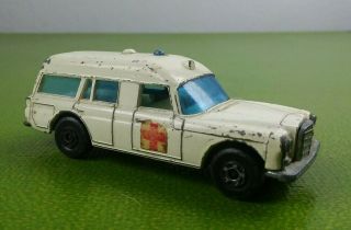 Vintage Matchbox Lesney Series No 3 Mercedes Benz Binz Ambulance Made In England