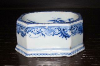 18th Century Chinese Export Porcelain Blue & White Trencher Salt 8