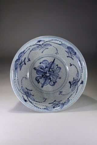 Antique Chinese Porcelain Blue & White Crackle Glazed Bowl Ming