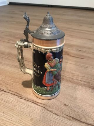 2 Vintage 9.  5 " German Lidded Beer Stein With " Das Lieben Wir Froh Beim Bier "
