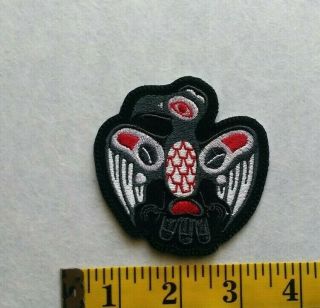 CROW PATCH RAVEN TOTEM POLE STYLE IRON ON TO SEW ON EMBROIDERED PATCH AP30 2