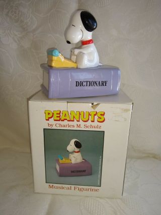 Willitts Peanuts Snoopy Writer Author Typewriter on Dictionary Musical Music Box 2
