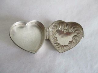 VINTAGE SILVER PILL BOX HEART SHAPE with FLOWER HINGED TOP H/M LONDON 4