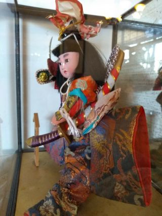 Vintage Japanese Samurai Warrior Doll in Black Lacquer Glass Case 5