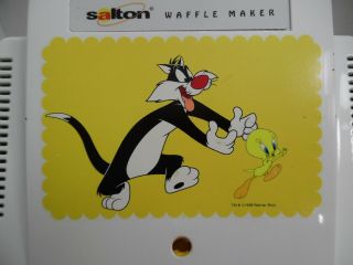 Salton Looney Tunes Warner Bros Sylvester Tweety Bird Waffle Maker WM4LT 1998 2
