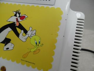 Salton Looney Tunes Warner Bros Sylvester Tweety Bird Waffle Maker WM4LT 1998 3