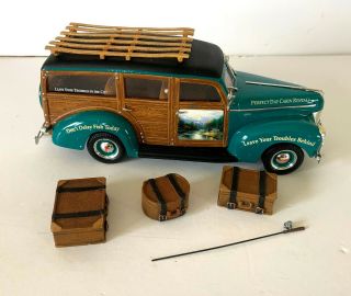 Ertl Collectible.  97983.  1940 Ford Woody Wagon.  1/25.  Vj - Mm