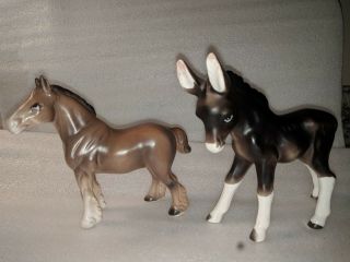 Two Ceramic Horse Figurines,  Ucagco,  Japan,  Colt,  Brown 10062 Japan Sticker