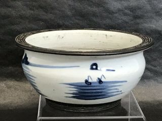 Antique Chinese export blue and white porcelain bowl,  19th Century. 3