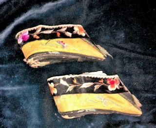 Antique Pair CHINESE EBROIDERED LOTUS SHOES BOUND FEET Qing embroidery slippers 3