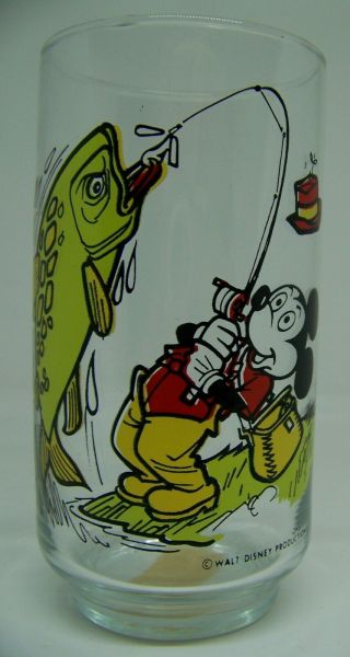 Walt Disney Character Glass Mickey Mouse Catchs Fish Di7546 In Tomart Book Rare