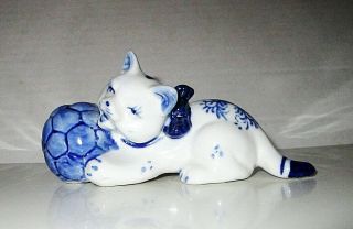 Vintage Blue and White Porcelain Cat with Ball Figurine 3