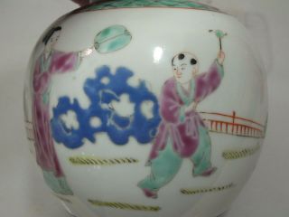 A CHINESE PORCELAIN BULBOUS JAR AND COVER WITH FIGURES 20THCENTURY 6