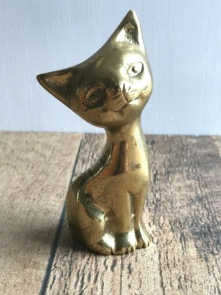 Vintage Brass Cat Figurine Mid - Century Cute Vintage Decor 4.  5 " Heavy