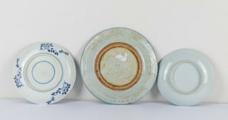 A Group Of Three Chinese Antique Ching Dynasty Blue And White Dishes 2
