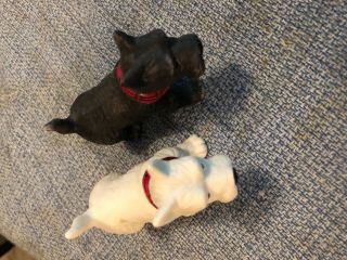 Pair Vintage Scottie Scottish Terrier Dogs Salt Pepper Shakers Black White