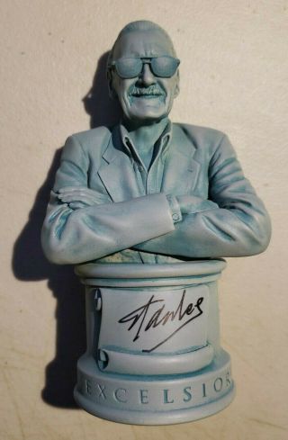 Gentle Giant Stan Lee Mini - Bust Excelsior 33/200 Signed W/coa,  Vip Pass 2011