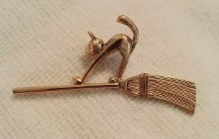 Vintage Avon Brooch Pin 1989 Bewitching Cat On A Broom Stick Halloween Witch