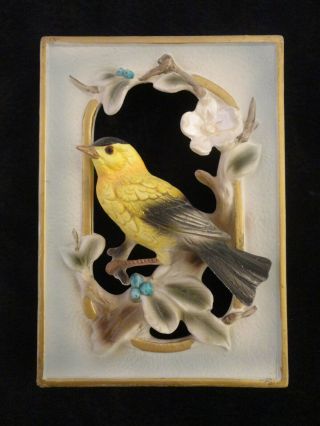 Vintage 3d Wall Hanging Plaster Of Paris Gold Finch (513)