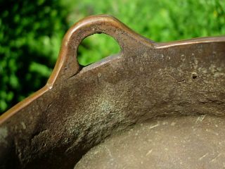 A SMALL ANTIQUE CHINESE BRONZE TRI - POD CENSER WITH MARKING 8