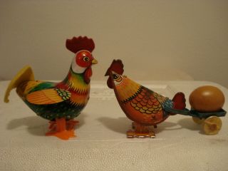 Vintage Wind Up Rooster Chicken Toys