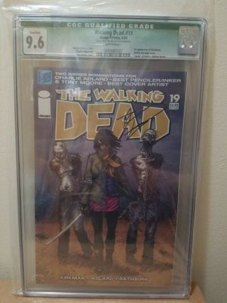 Walking Dead 19 Cgc 9.  6 1st Appearance Of Michonne Signed By Robert Kirkman