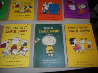 Set of 10 - Vintage 1960s - Peanuts by Charles Schulz - BOOKS 6
