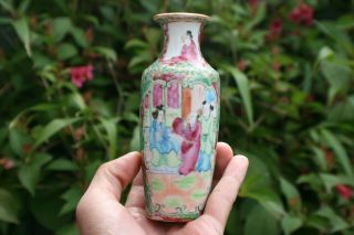 19th C.  Antique Chinese Porcelain Hand Painted Famille Rose Picture Small Vase