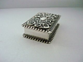 CARR ' S Sheffield Hallmarked SOLID Silver ORNATE REPOUSSE PILL BOX 2