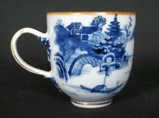 GOOD CHINESE 18th C QIANLONG BLUE AND WHITE PAGODA LAKESIDE TEA CUP VASE BOWL 2 5