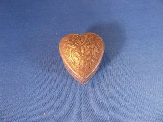 Vintage Antique 800 Silver Heart Snuff Pill Box Repousse Dutch (?) Floral Design