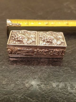 QUALITY VINTAGE WHITE METAL REPOUSSE TWIN LIDDED PILL BOX (SILVER) 6