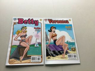 Archie Comics 658 Betty And Veronica Dan Decarlo Pin - Up Variant Set Of 2 Books