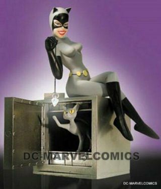 Batman The Animated Series 7 Inch Statue Figure - Catwoman