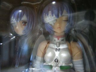 Evangelion Rei Ayanami Fraulein Revoltech Figure / The Girl Who Did The Bandage