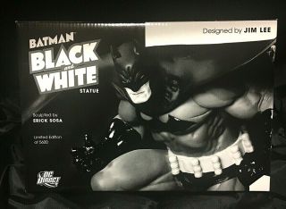 Batman Black & White Dc Statue Designed By Jim Lee 0467/5600