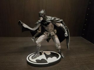 Dc Collectibles - Batman Black And White By Lee Bermejo Statue (1st Edition)